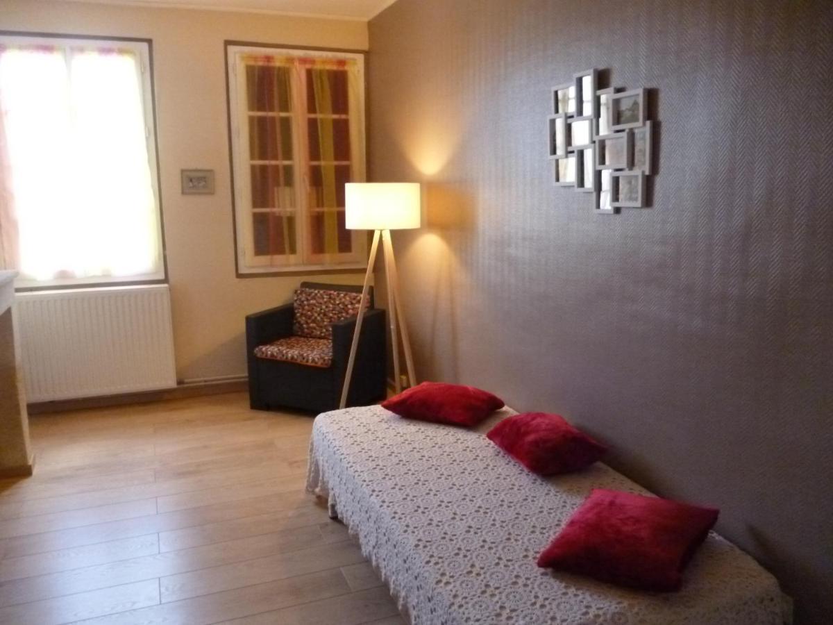 HOME VACANCES 4 étoiles par CDT DORDOGNE Le Pizou Extérieur photo